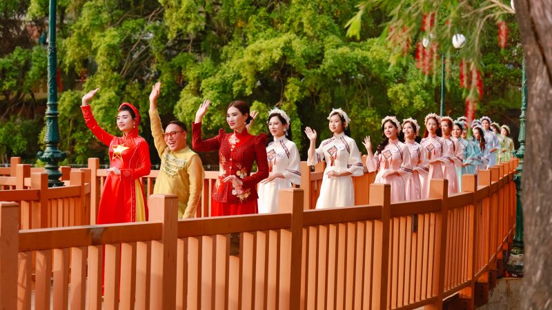 Hoa Hậu Thiện Nguyện Lan Trinh Rạng Ngời Trong Ngày Đầu Đón Đoàn Thí Sinh Miss Vietnam National Business 2025 Tại Gia Lai