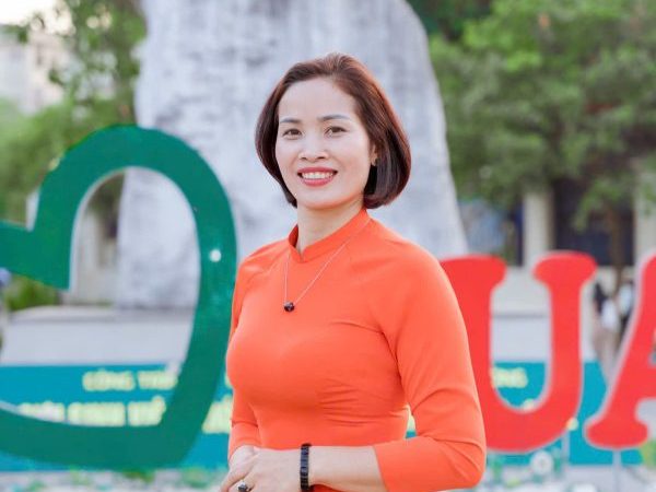 Từ Giảng Đường Đến Sân Khấu Nhan Sắc: Hành Trình Truyền Cảm Hứng Của Giảng Viên Thu Hoài