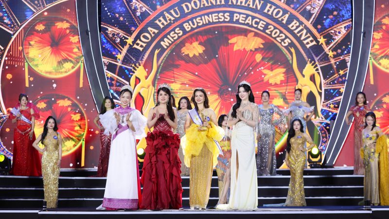 HLV dinh dưỡng Nguyễn Thị Kim Anh với hình thể không hề thua kém các mỹ nhân Showbiz