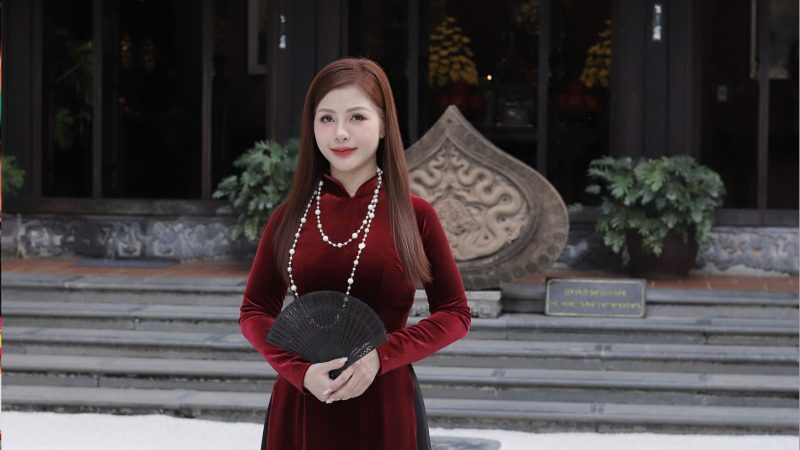 Nữ doanh nhân trẻ chọn bay bằng đôi cánh của chính mình giữa thị trường thời trang khốc liệt
